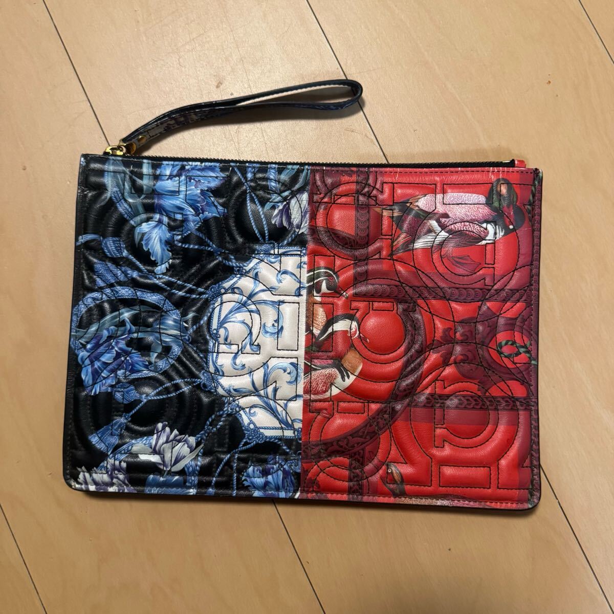 Salvatore Ferragamo サルヴァトーレフェラガモ ガンチーニ クラッチバッグ ポーチ セカンドバッグ 黒 赤 レザー拍卖