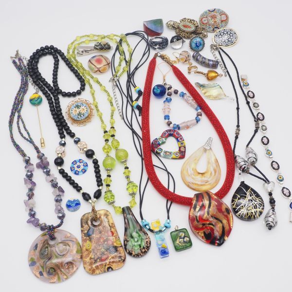 (BMM1011) 1円 ガラス アクセサリー 大量セット ベネチアン モザイク ネックレス ブレスレット ペンダントトップ ブローチ 等 まとめて拍卖