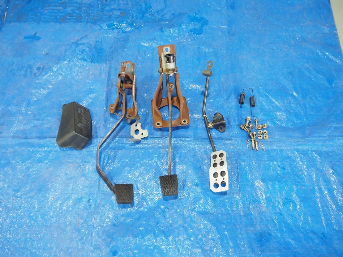 AE111 レビン 【 ペダル 一式 MT 6速 クラッチ アクセル ブレーキ 】 トヨタ 純正 4AG 20バルブ 4スロ トレノ 中古 AD20-拍卖