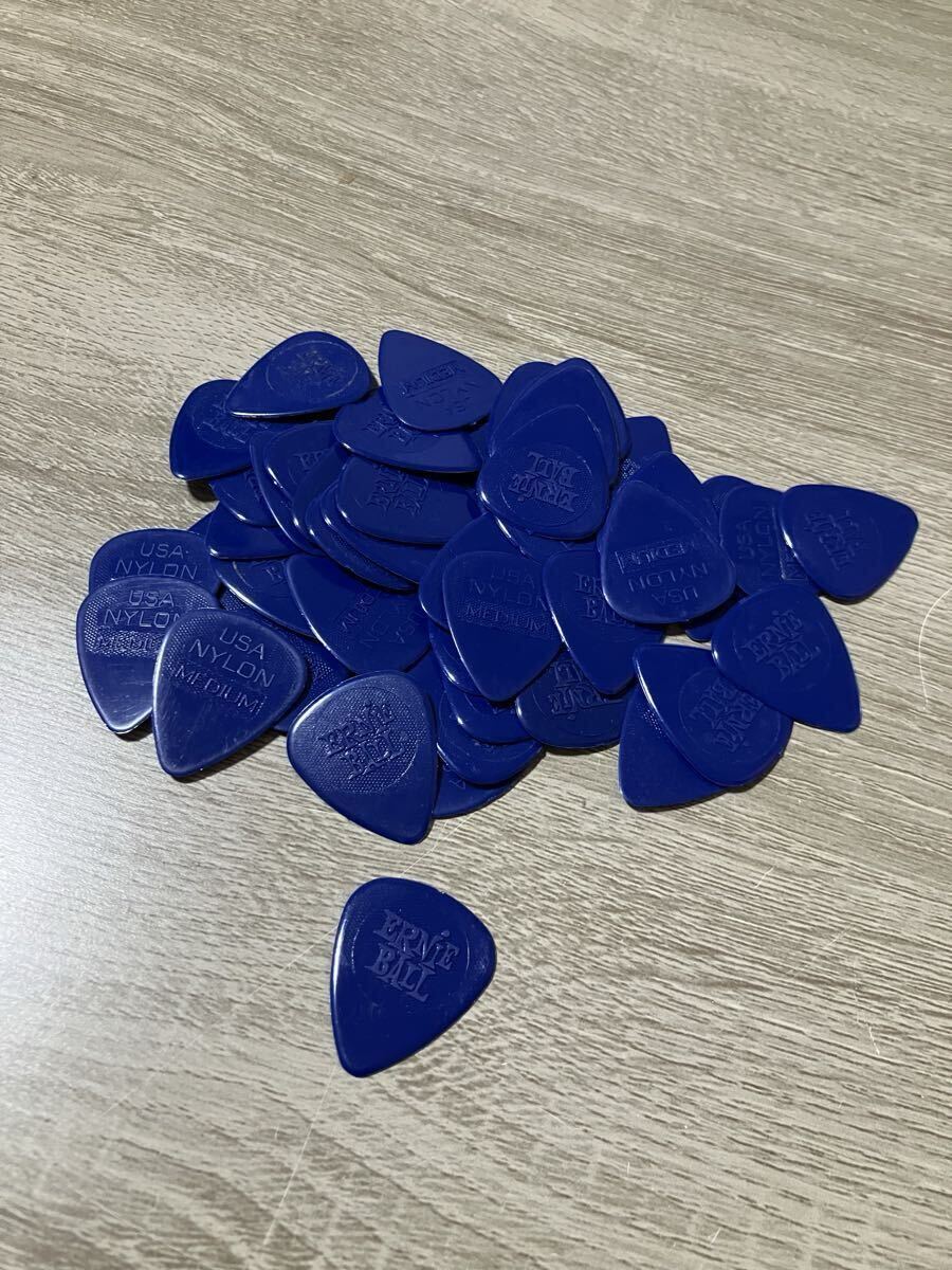 ERNIE BALL ティアドロップ形ナイロンピック Midium Nylon Picks Injection Molded 0.72mm 48枚 アーニーボール拍卖