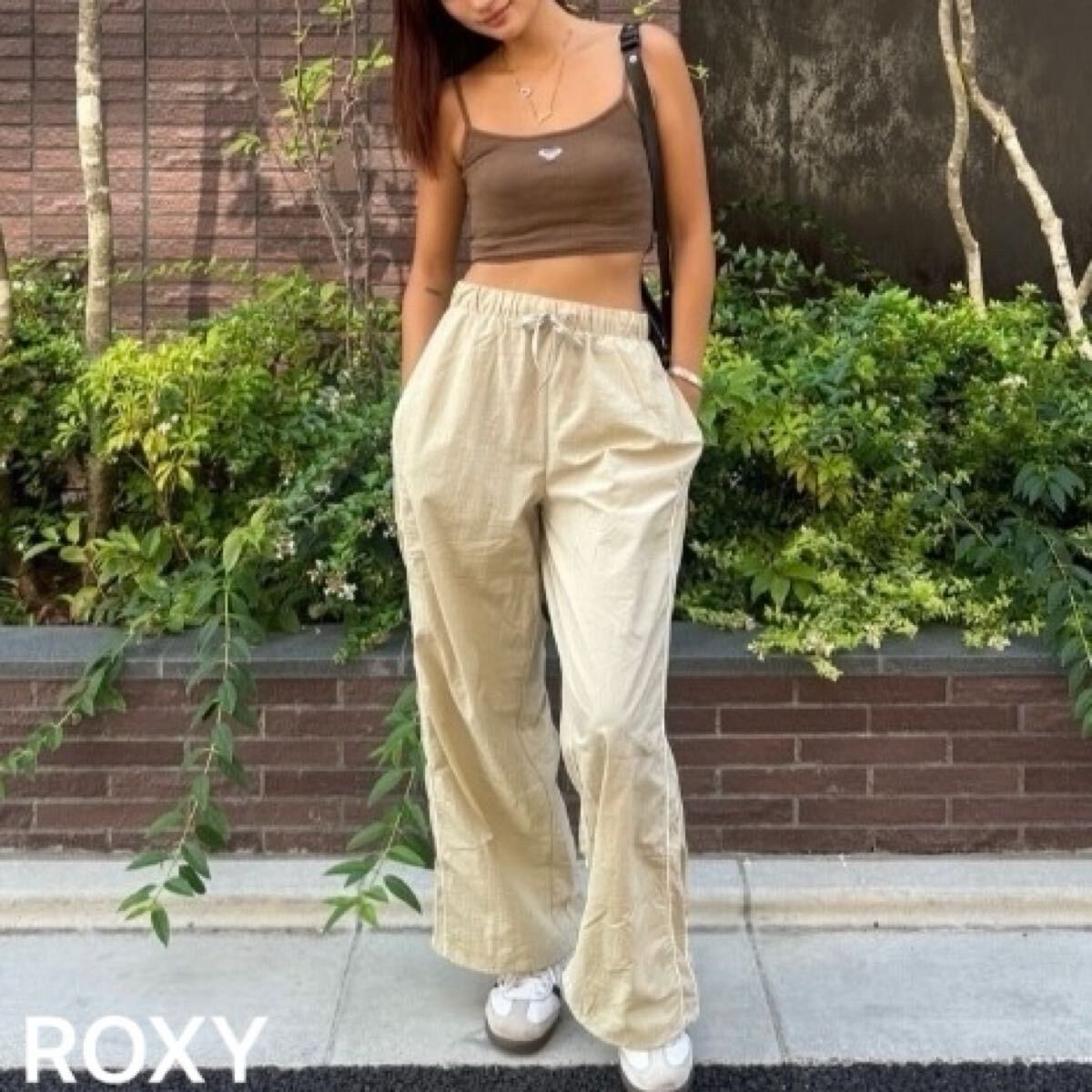 ROXY ナイロンパンツ スポーティー ロゴ フリーサイズ 未使用 ワイドパンツ ベージュ ONE DAY PANTS ロキシー ボトムス シャカパン拍卖