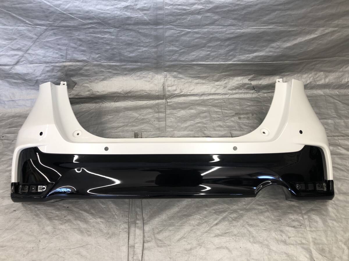 ★□2510-I14LL ホンダ GR3/GS4 フィット RS 純正 リアバンパー 71501-TZA-ZX00 NH883P プラチナホワイトパール拍卖