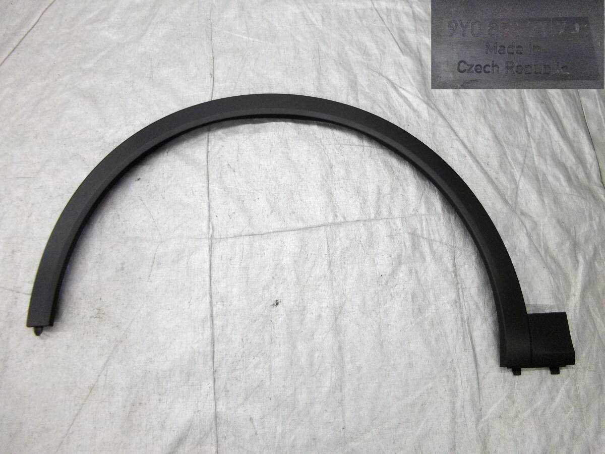 ★●2510-196L PORSCHE ポルシェ カイエン E3K30 純正 左フロント アーチモール 素地色 9Y0 853 717 程度良好 美品!拍卖