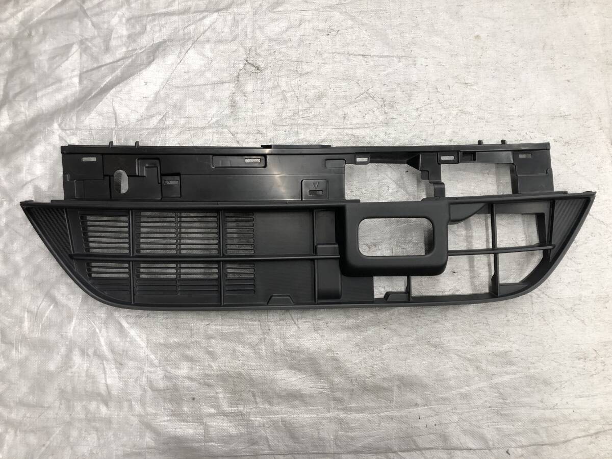 ★□2510-KT52L LA600S LA610S 前期 タントカスタム 純正 フロント バンパーグリル ラジエターグリル ロアグリル 53111-B2710拍卖