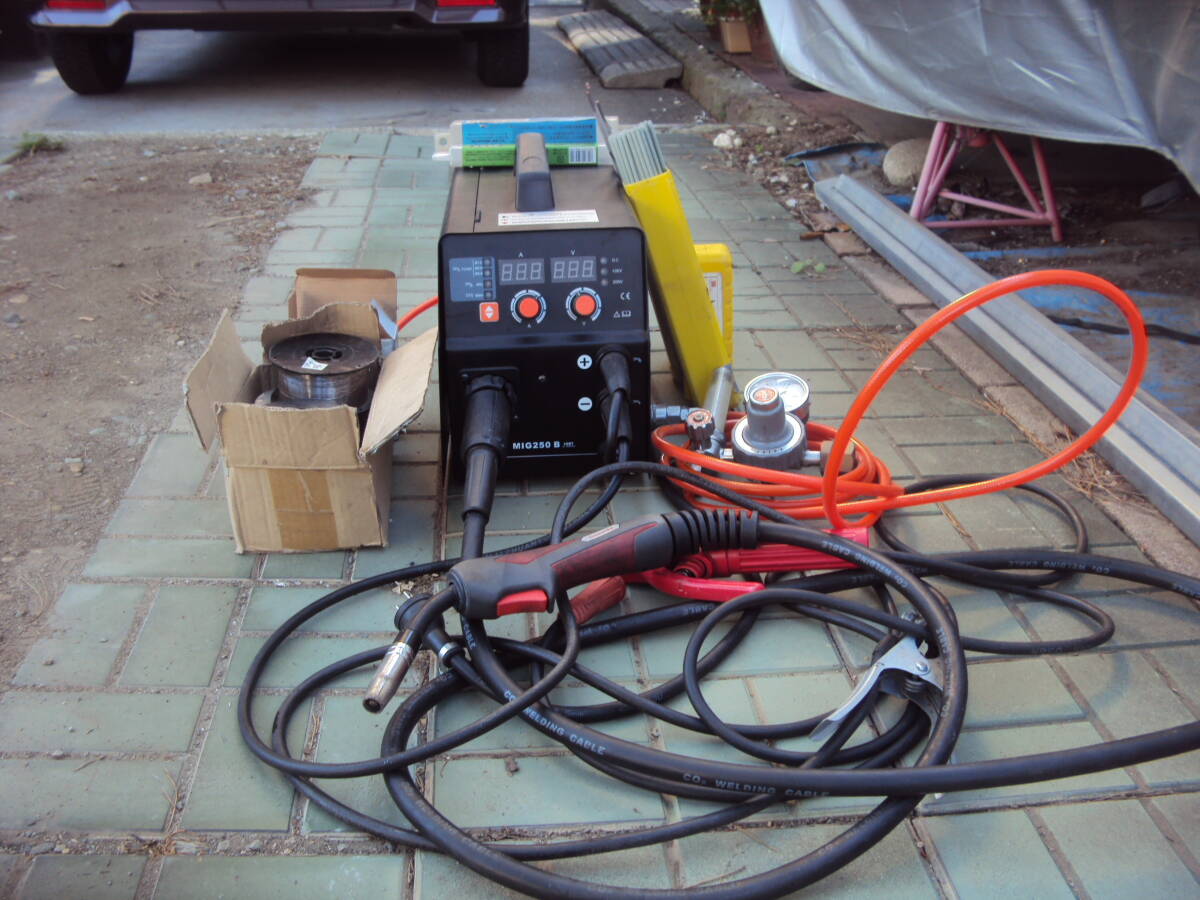 中古 MIG 250B 半自動溶接機 1GBT DC INVERTER拍卖