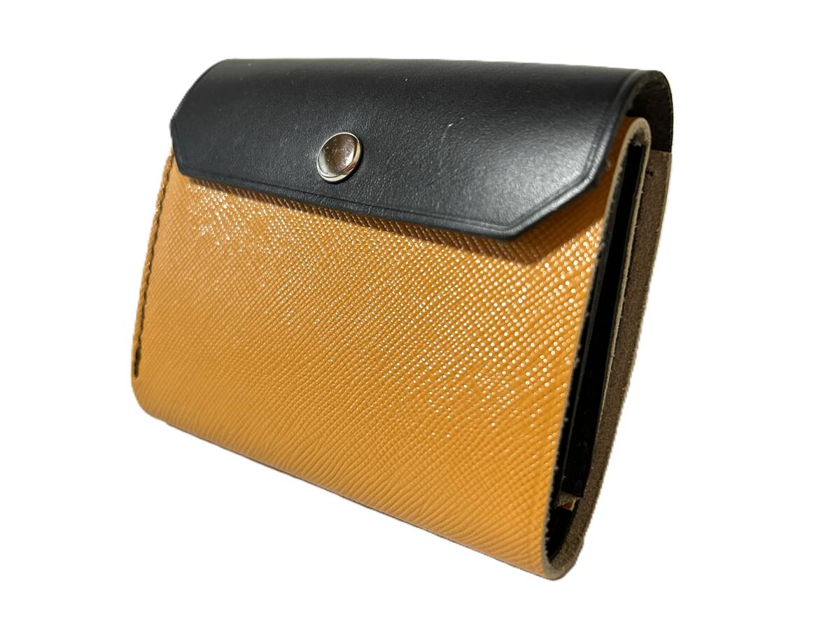 【未使用】本革 二つ折り財布 オーカー x ブラック拍卖
