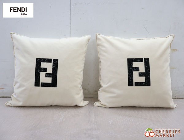 ◆FENDI CASA◆ 最高級 フェンディ カーサクッション スワロフスキー ホワイト×ブラック 2点セット 32万拍卖