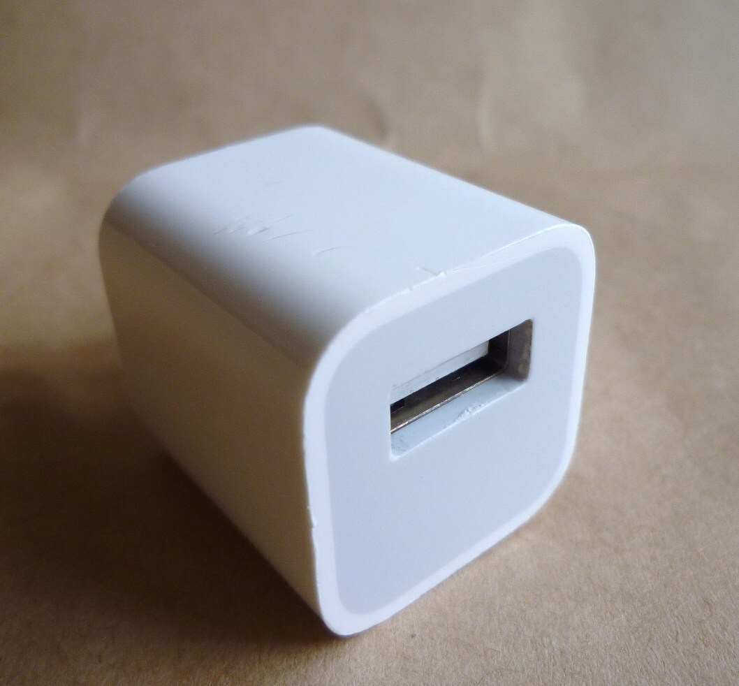 純正 Apple アップル USB電源アダプター USB充電器 ACアダプター アイフォン iPhone 5V 1A ホワイト 白 スマホ充電 iPod ⑦⑧⑨拍卖