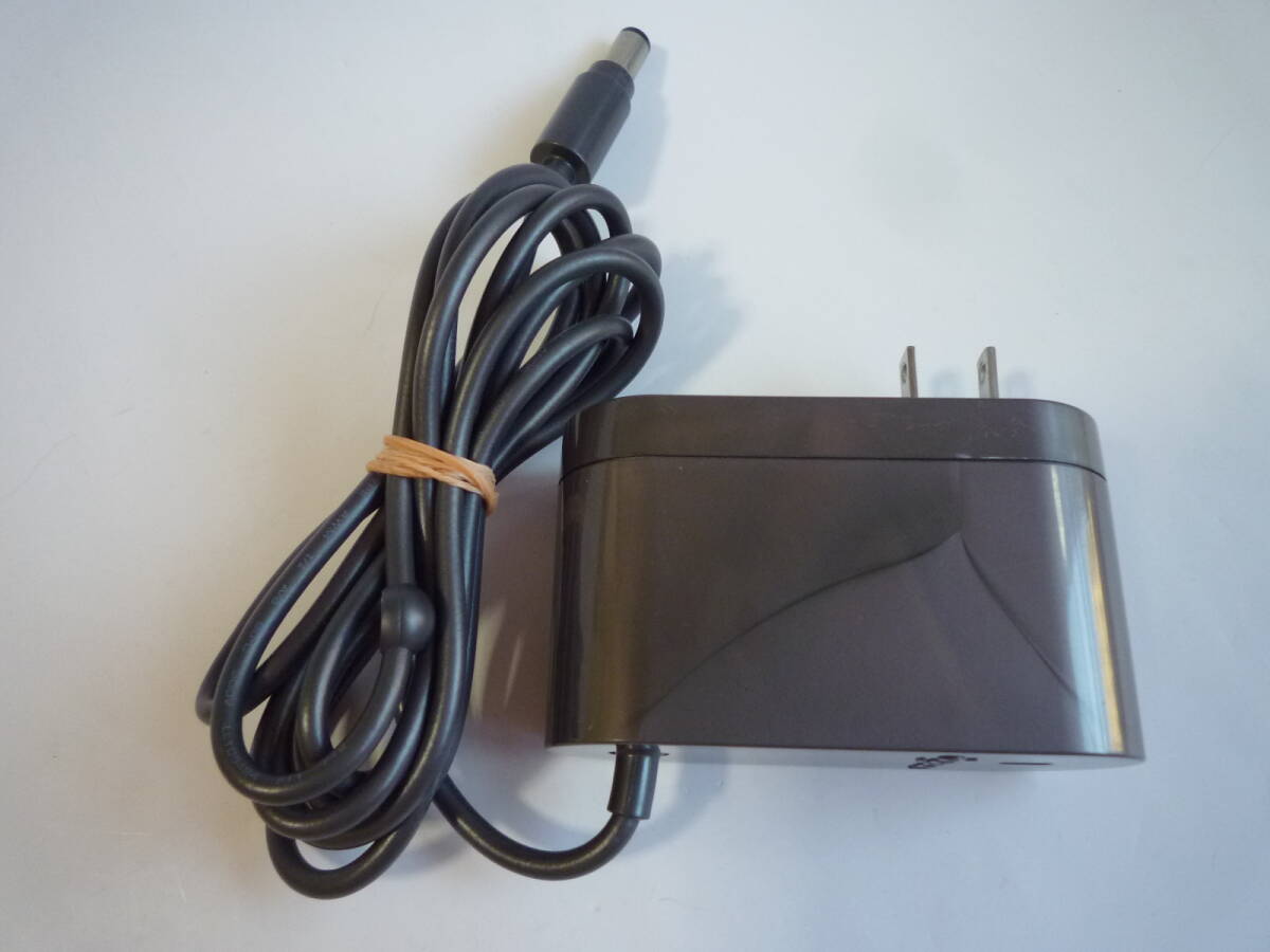 Dyson ダイソン 純正 充電器 D30/D40シリーズ ACアダプタ 17530-04 SSW-1864JP-A 24.35 16.75 コードレスクリーナー D35 D45 ②拍卖