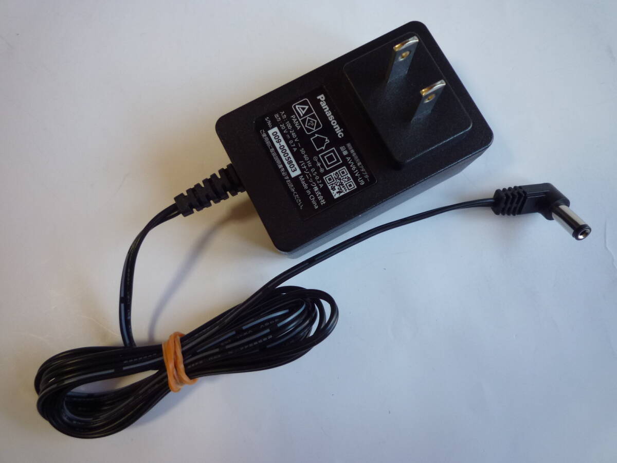 純正 Panasonic パナソニック ACアダプター 充電器 AVV61V-U9 20V 0.7A 700mA φ5.5㎜ センターピン無し クリーナー用 掃除機用 拍卖