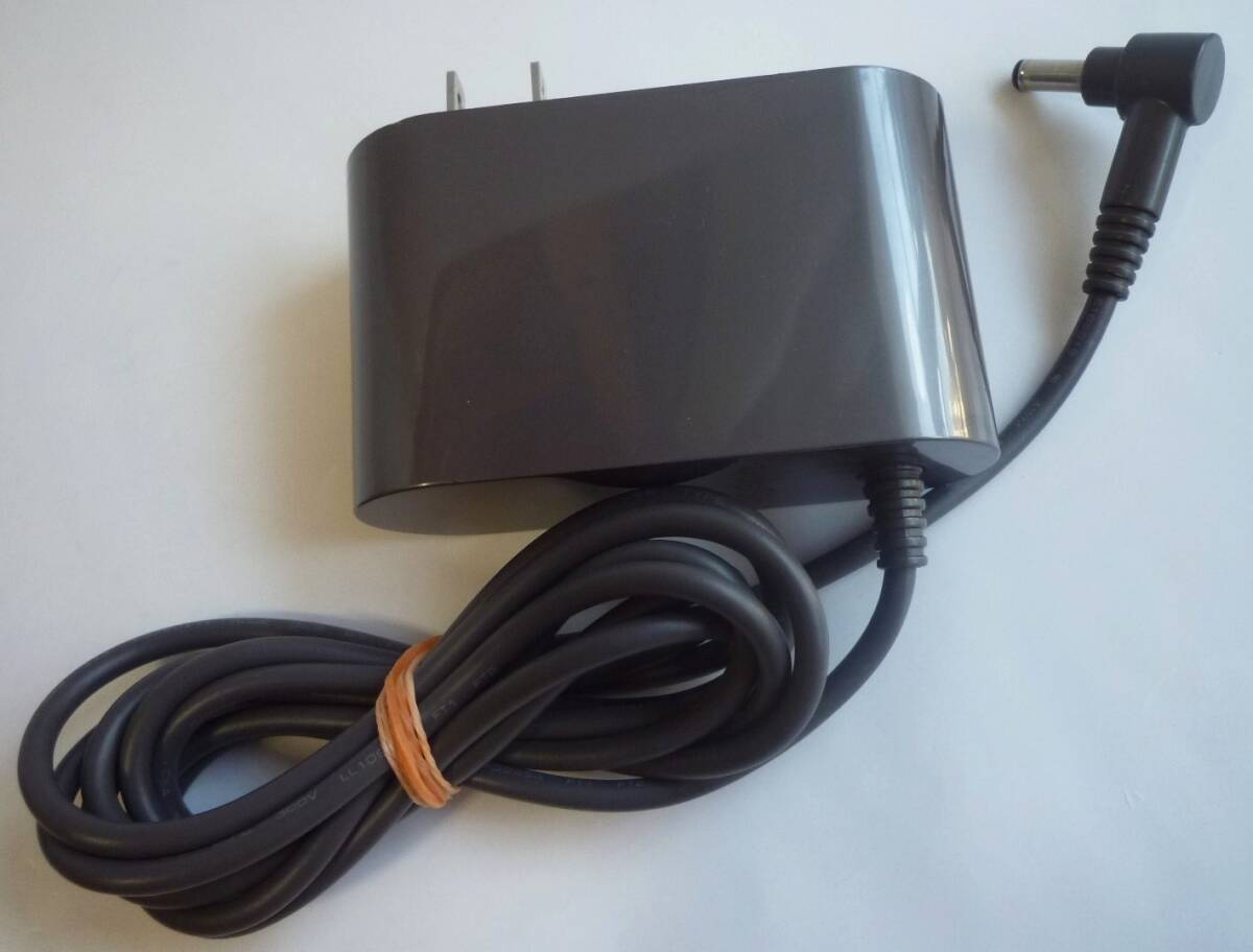 Dyson ダイソン 純正 充電器 ACアダプタ 217160-04 V10/V11用 30.45V 1.1A コードレスクリーナー 充電アダプタ 電池充電器 ①②拍卖