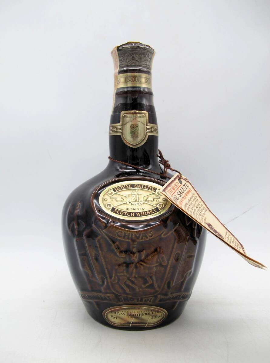 ROYAL SALUTE ロイヤルサルート 21年 陶器ボトル 茶 750ml 40%【未開栓・古酒】拍卖