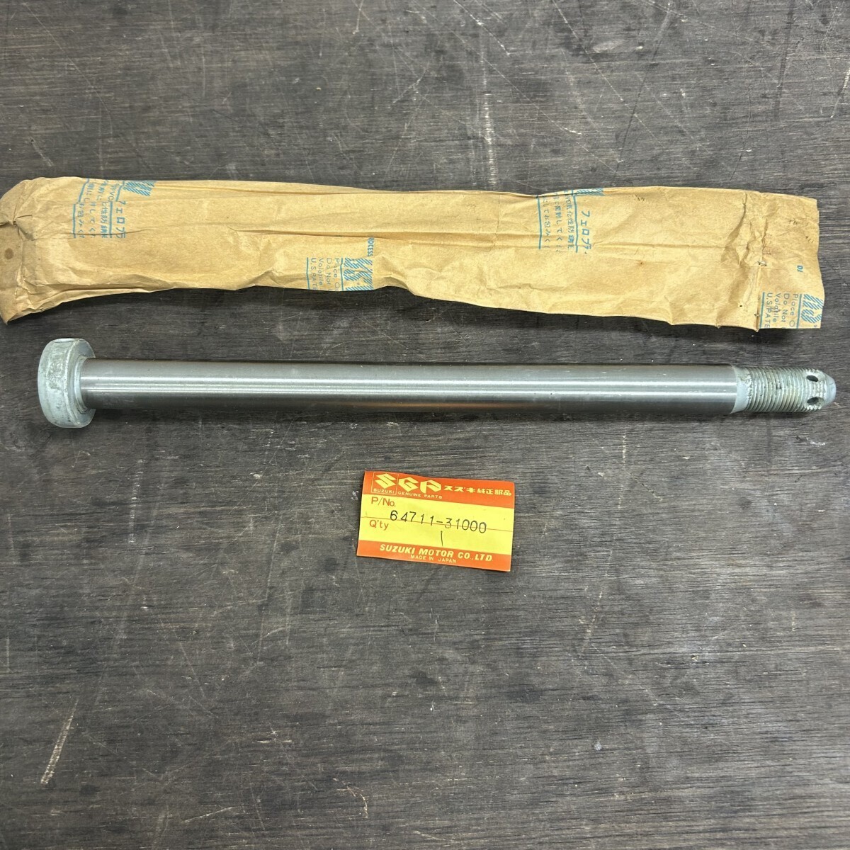 新品 希少! SUZUKI スズキ リアアクスルシャフト 64711-31000 パーツ 旧車 バイク拍卖
