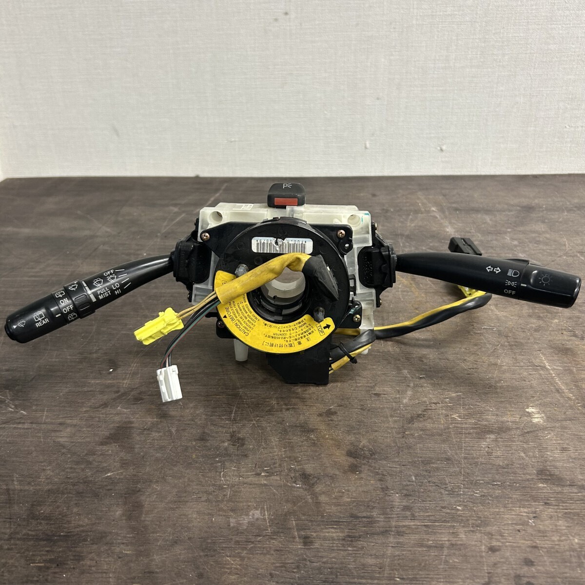 SUBARU スバル 純正 レガシィ BE5 ディマースイッチ 83111AE000 車 部品拍卖