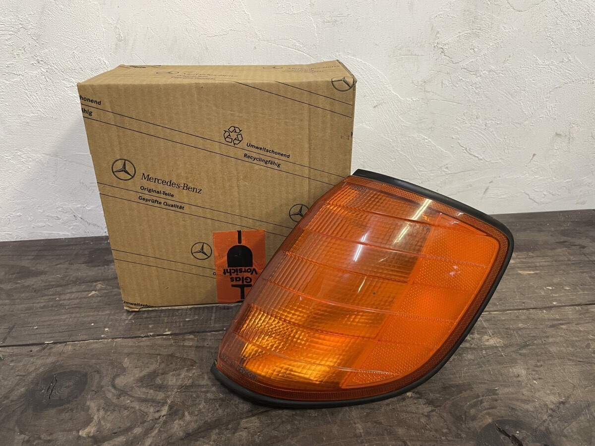 Mercedes-Benz メルセデス・ベンツ 1 305 233 932 BOSCH ボッシュ140 826 0143 ウィンカー レンズ 左 L 車 パーツ拍卖