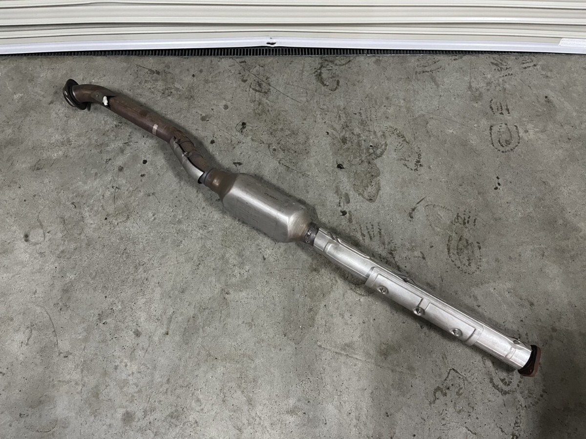 Z30-05 純正マフラー ランサーエボリューション10 センター エキゾーストパイプマフラーエボ10 拍卖