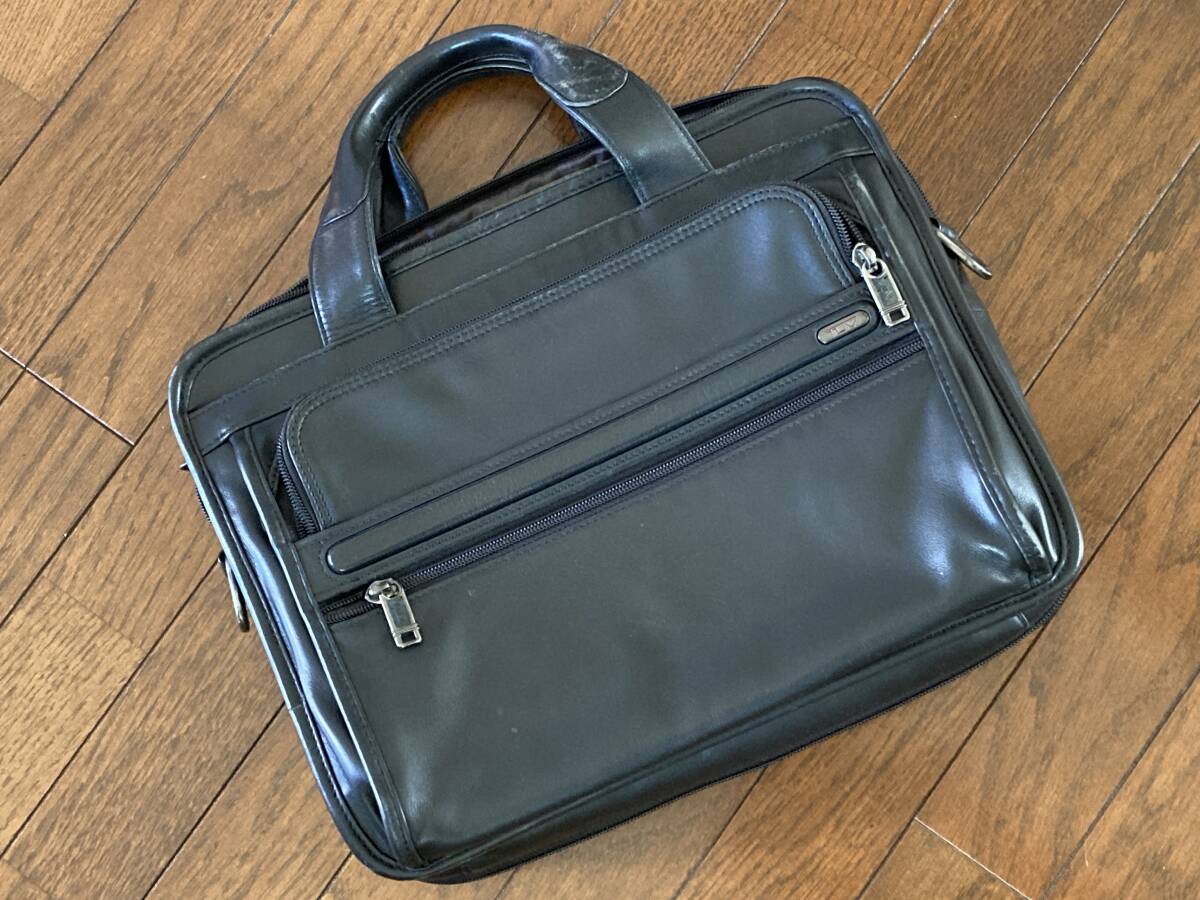 TUMI トゥミ ナパレザー ブリーフケース ショルダービジネスバッグ 2way【ネームタグと革製ショルダーベルトは、ほぼ未使用】ブラック 黒拍卖