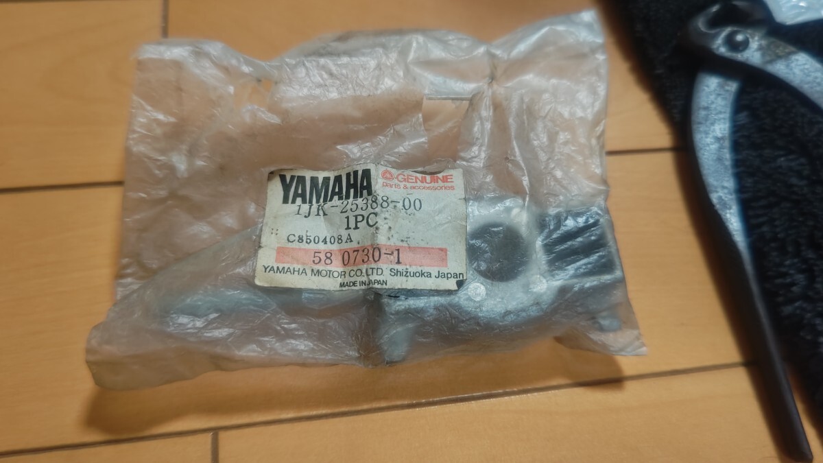 YAMAHA SRX400 SRX600 純正 新品 未使用 チェーンアジャスター 1JK-25388-00 ヤマハ 貴重 希少 レア チェーンプラー拍卖