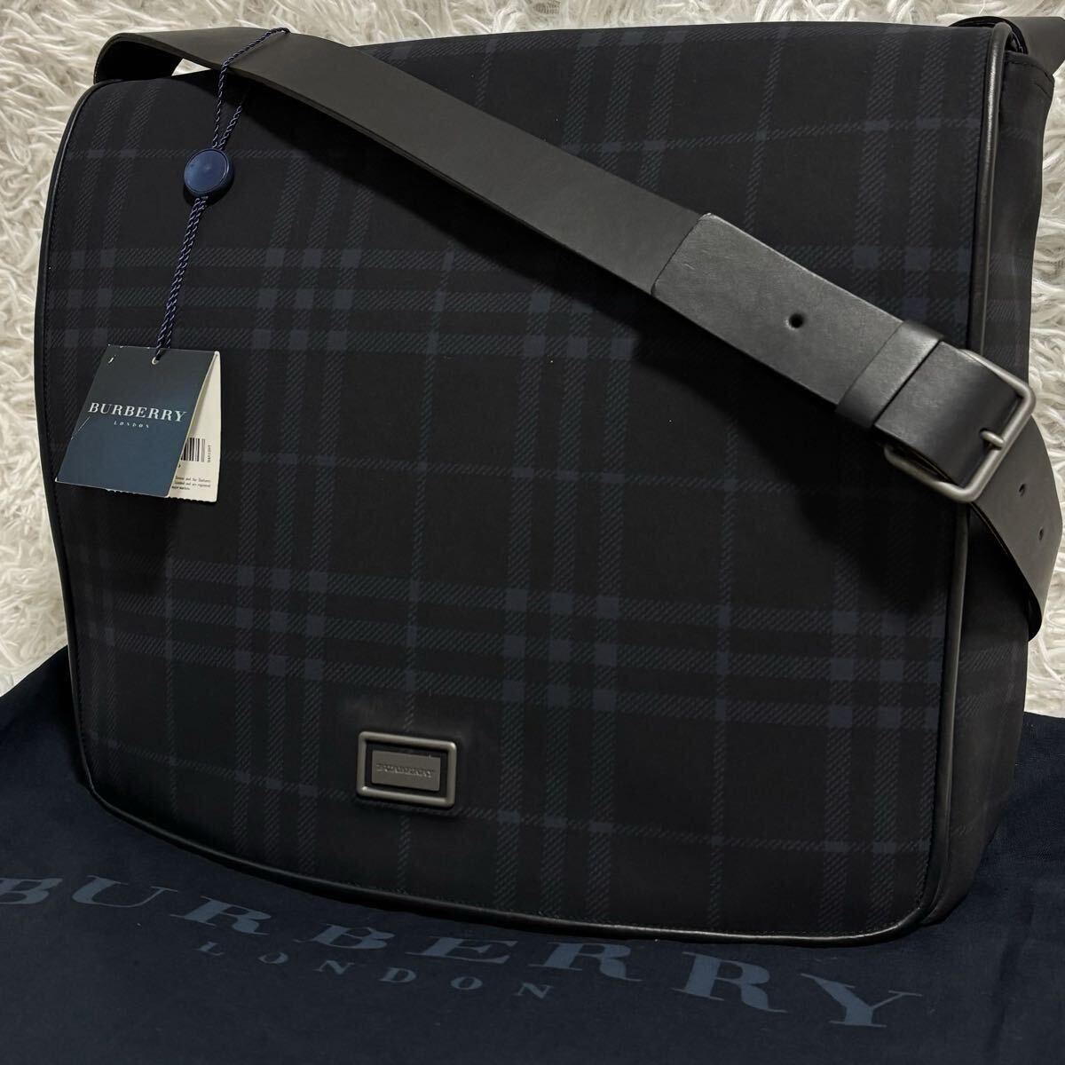 新品未使用/付属品付 バーバリーロンドン BURBERRY LONDON ショルダーバッグ メッセンジャーバッグ ノバチェック PVC レザー A4◎ ネイビー拍卖