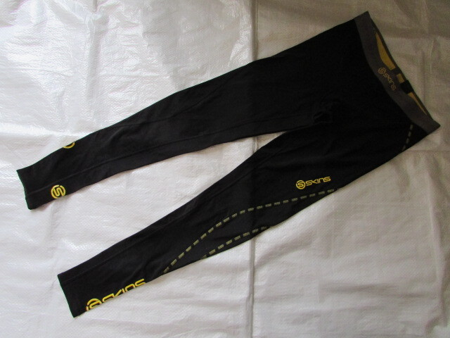 メンズ Lサイズ USED品 シワ有り きれい SKINS DNAmic ダイナミック ロングタイツ DK9905001 14850円 レギンス ブラック×イエロー系拍卖