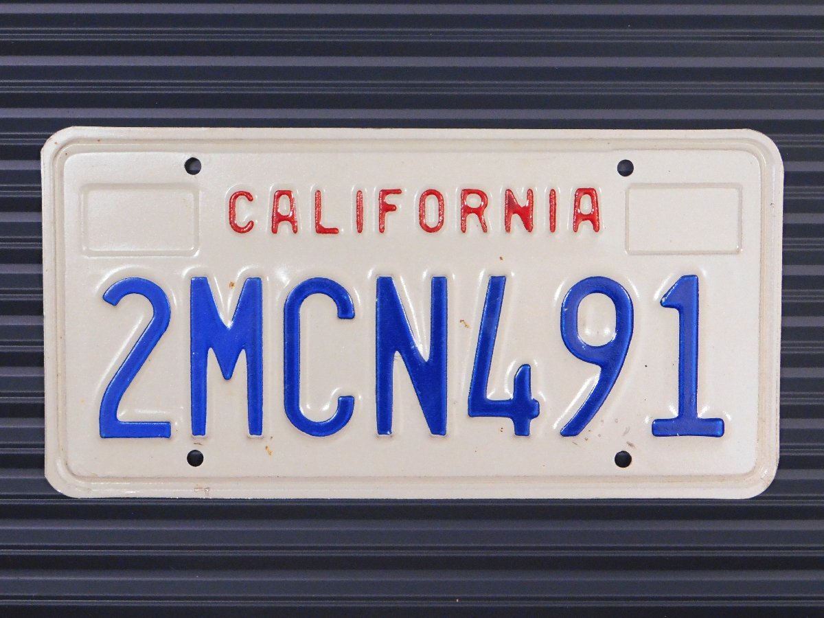 ナンバープレート【カリフォルニア州】アメリカ ヴィンテージ ガレージ 陸運局払い下げ D-63拍卖