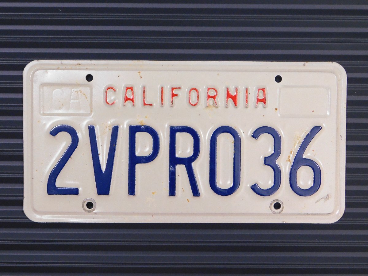 ナンバープレート【カリフォルニア州】アメリカ ヴィンテージ ガレージ 陸運局払い下げ D-43拍卖