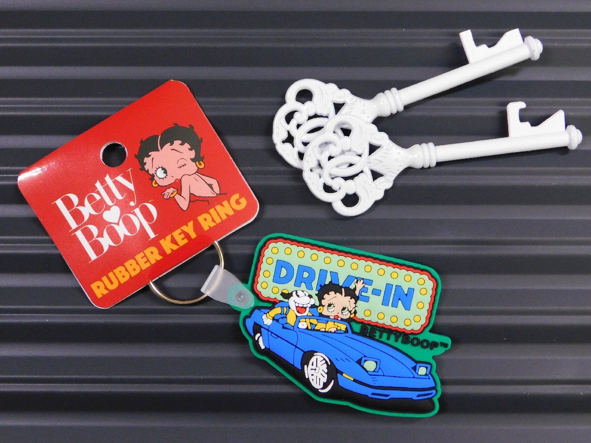 ◆送料\110◆【Betty Boop・ベティちゃん】※《ラバーキーホルダー / BT-00017-3》 アメリカン雑貨 キーリング拍卖