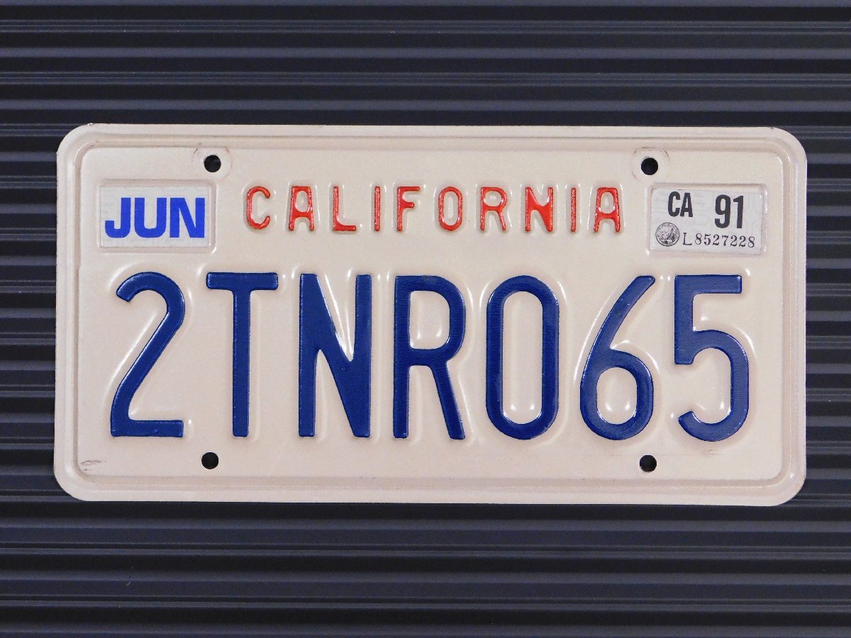 ナンバープレート【カリフォルニア州】アメリカ ヴィンテージ ガレージ 陸運局払い下げ F-32拍卖