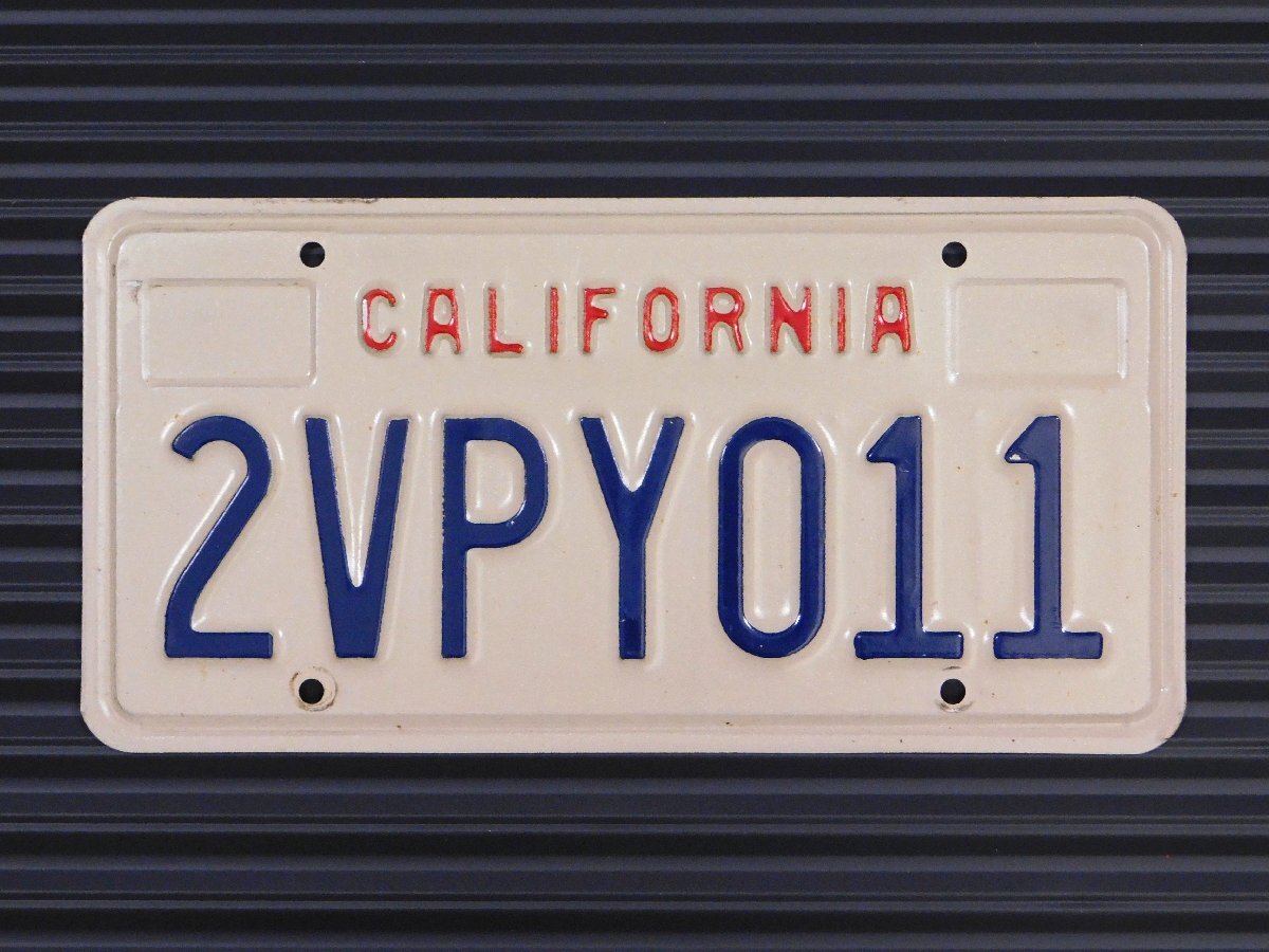 ナンバープレート【カリフォルニア州】アメリカ ヴィンテージ ガレージ 陸運局払い下げ F-28拍卖