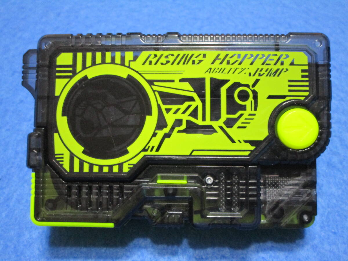 中古!即決!仮面ライダーゼロワン 01 DXライジングホッパープログライズキー(DX飛電ゼロワンドライバー対応)拍卖