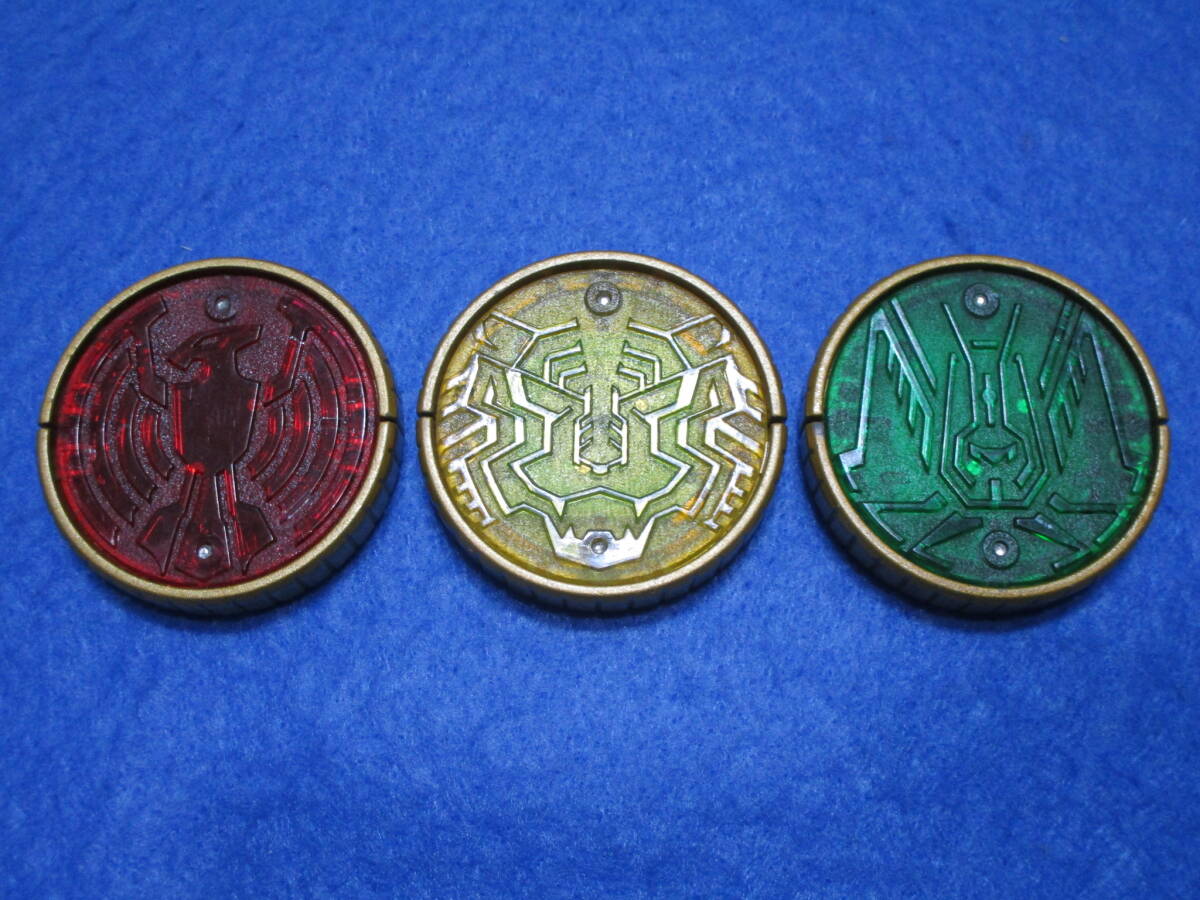 中古!即決!仮面ライダーオーズ DXオーメダル タトバコンボコア タカ+トラ+バッタ タトバ(DXオーズドライバー対応)拍卖