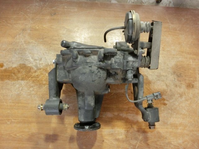 ※クリッパーバン フロント デフ 平成16年 LE-U72V MR377933 4WD DX 8.6万km 即決ありミニキャブ U62V ii拍卖