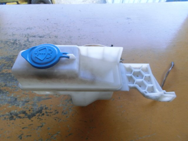 ※エブリィ ウォッシャー タンク 平成19年 EBD-DA64V 3型 モーター 15.9万km PA 地区限定 即決あり拍卖