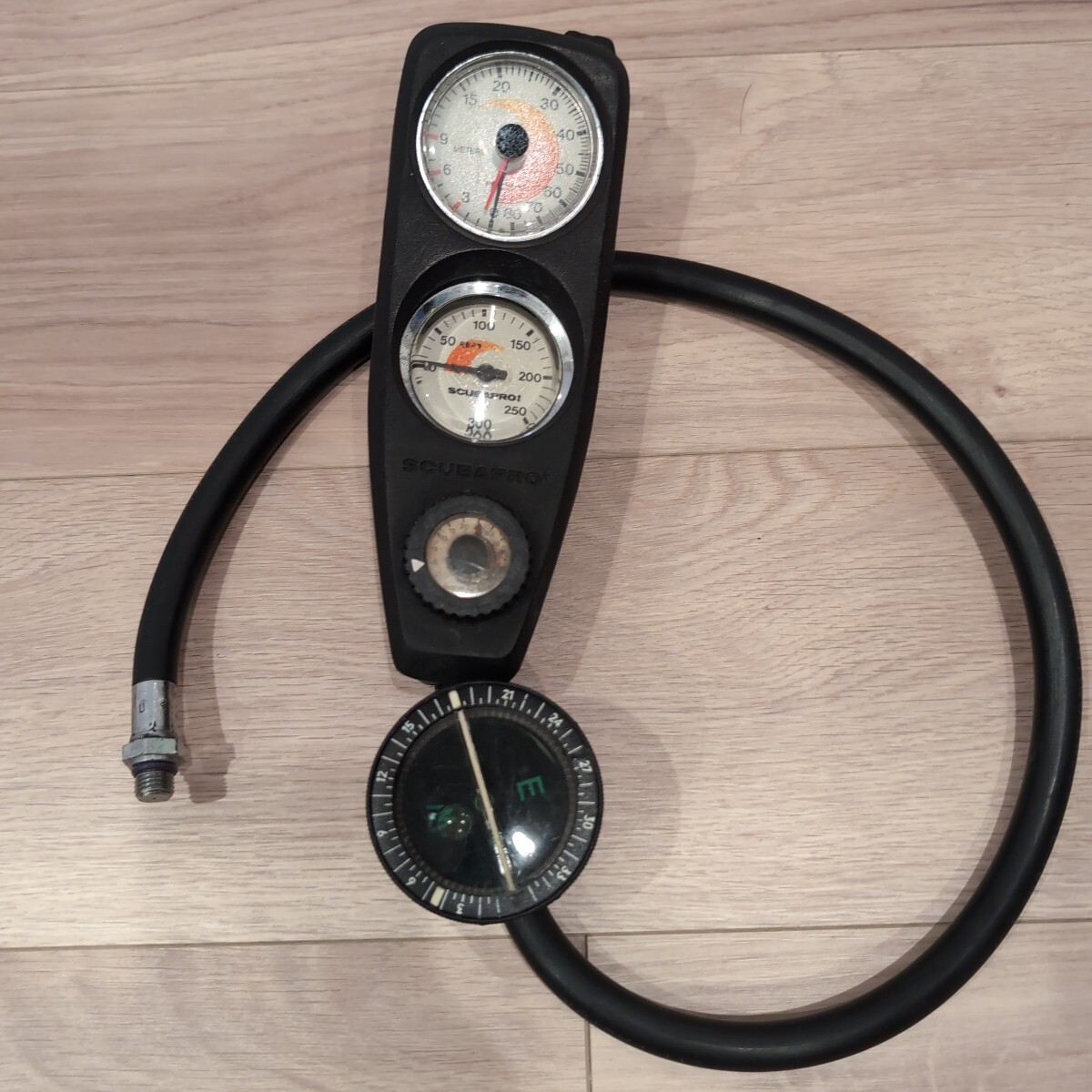 Scubapro 3連ゲージ ブラック3拍卖