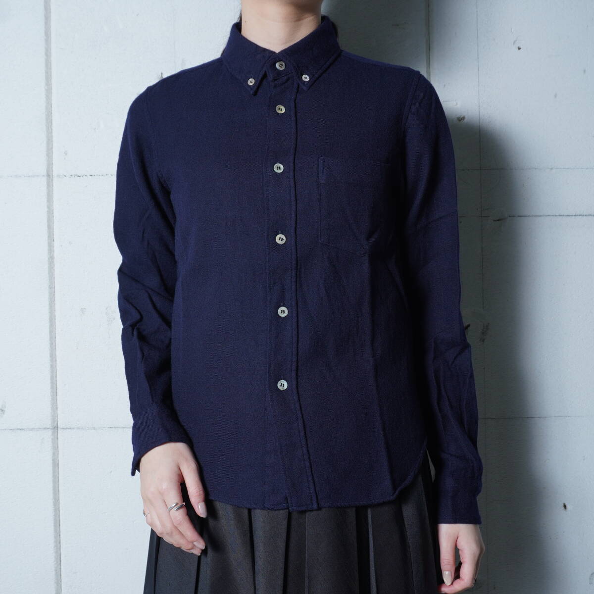 【COMME des GARONS】コムデギャルソン 01AW 極美品 タグ付 WOOL100% ボタンシャツ navy拍卖