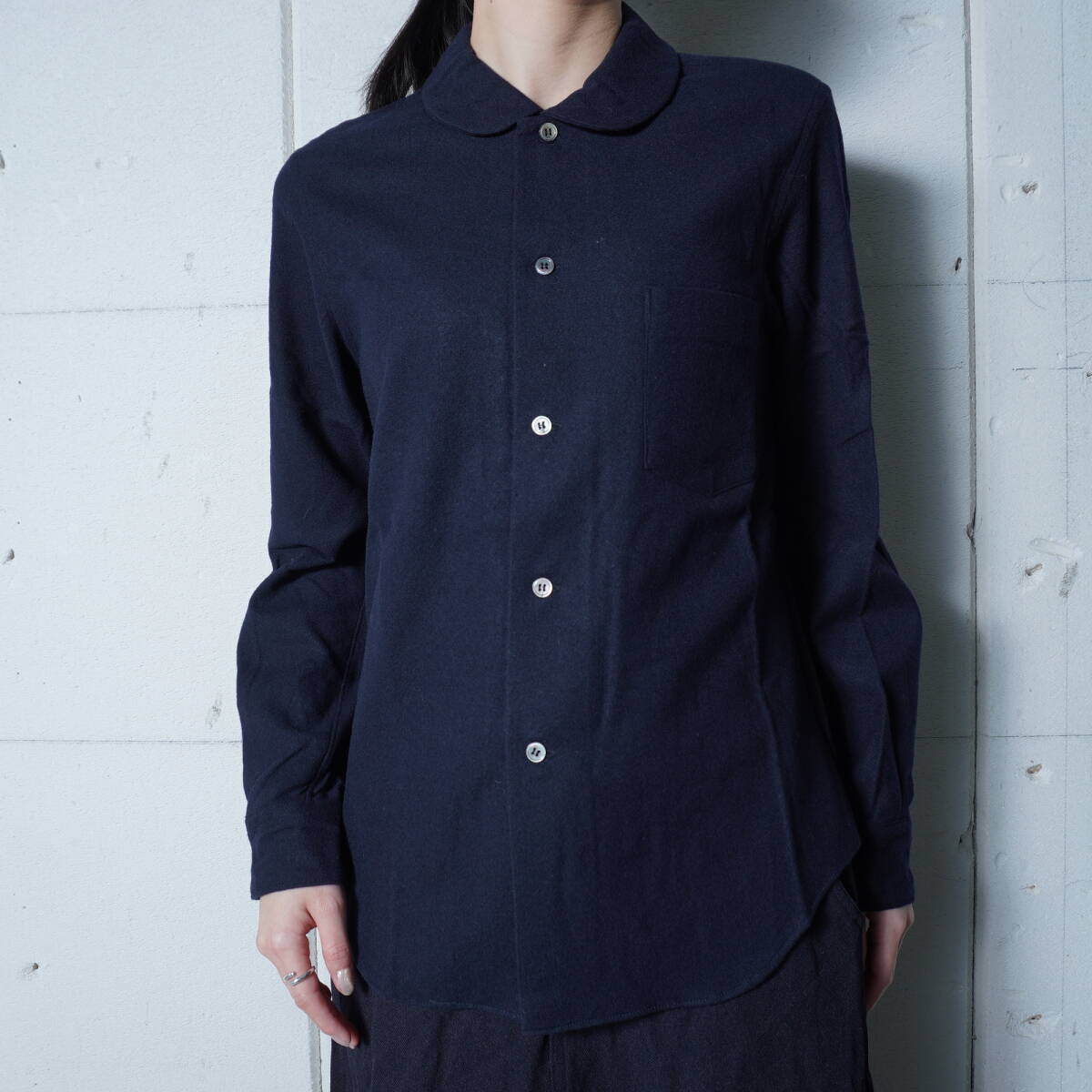 【COMME des GARONS】コムデギャルソン 99年製 極美品 タグ付 丸襟ウールボタンシャツ dark navy拍卖