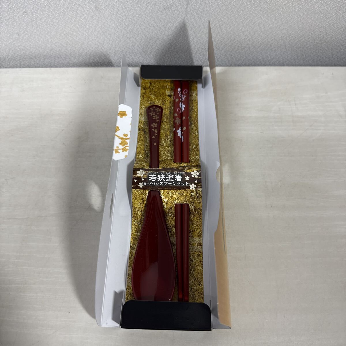 ● 牛黄 人参 滋養強壮剤 霊黄参 緑起塗箸 桜うさぎ 箸 スプーン セット 若狭塗箸 食べやすいスプーン 未使用品 ●拍卖