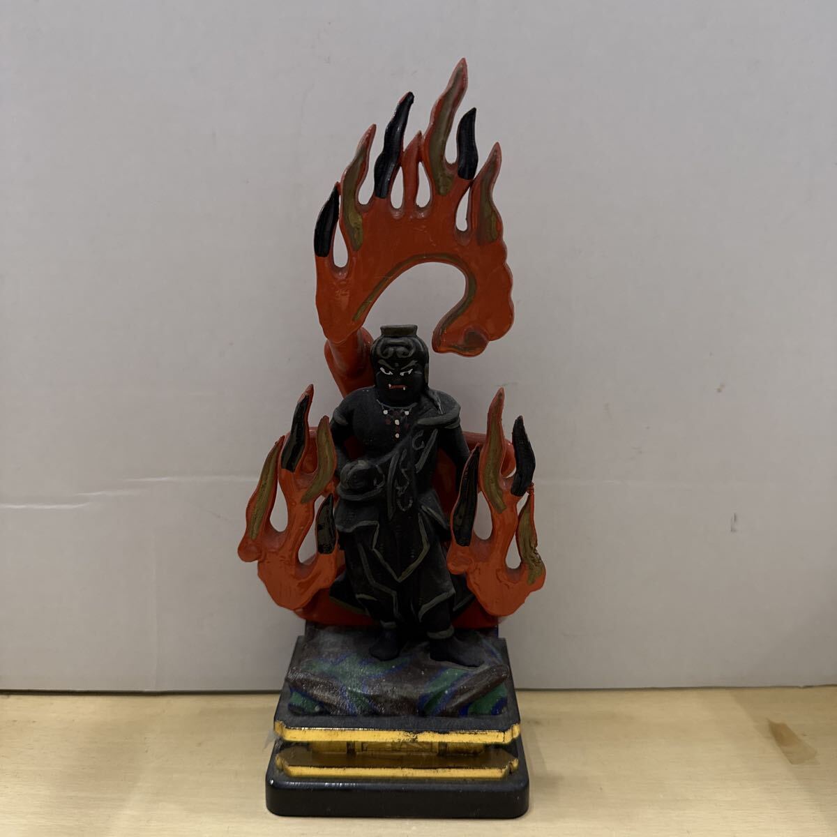 △ 仏像 火焔光背 不動明王立像  不動明王 木製 中古品 △拍卖