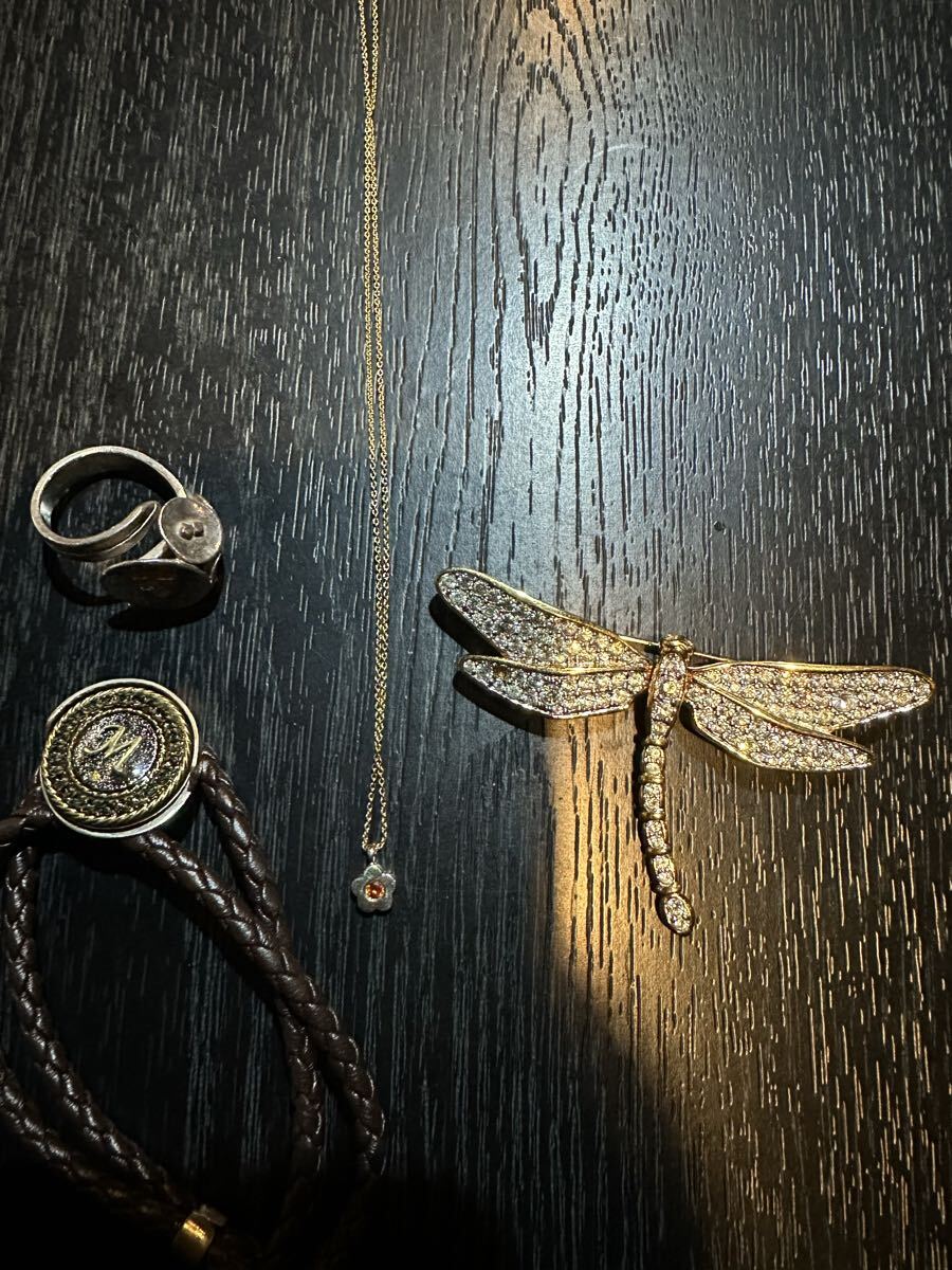 47 スワロフスキー SWAROVSKI ブローチ トンボ ゴールド マリークワント MARY QUANT ネックレス イニシャルブレスレット? リング シルバー拍卖