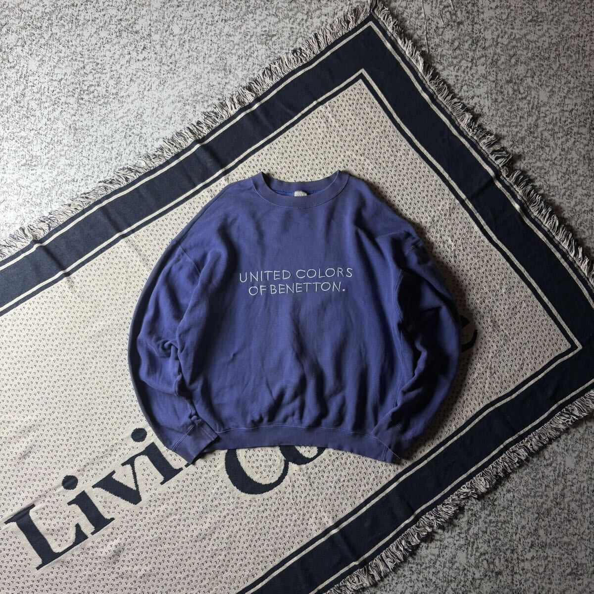 【90sイタリア製】ベネトン 刺繍ロゴ くすみカラー ヴィンテージスウェット ネイビー XLサイズ 古着 トレーナー拍卖