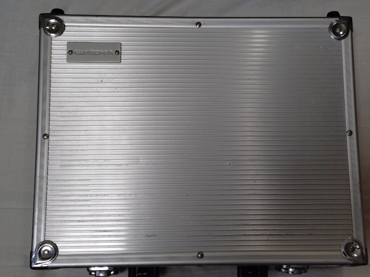 天体望遠鏡用アイピース NIKON NAV-SW5種 フード カバー 取説 元箱 及び ビクセン NLV4 アタッシュケース付拍卖