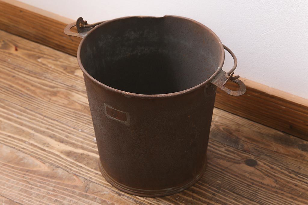 R-040194 レトロ雑貨 ブリキ 錆びた風合いが味わいのある日本製の古いバケツ(R-040194)拍卖