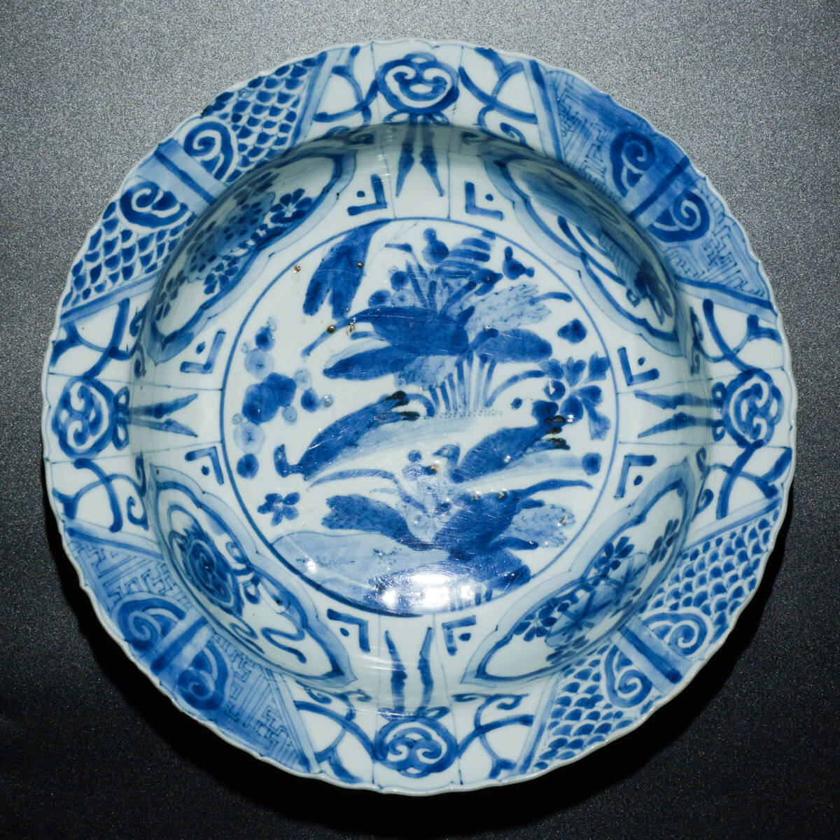 YH870 唐物 明時代 古染付 花鳥文 芙蓉手 大皿 箱付 菓子鉢 陶磁器 中国 骨董 古董 古美術拍卖