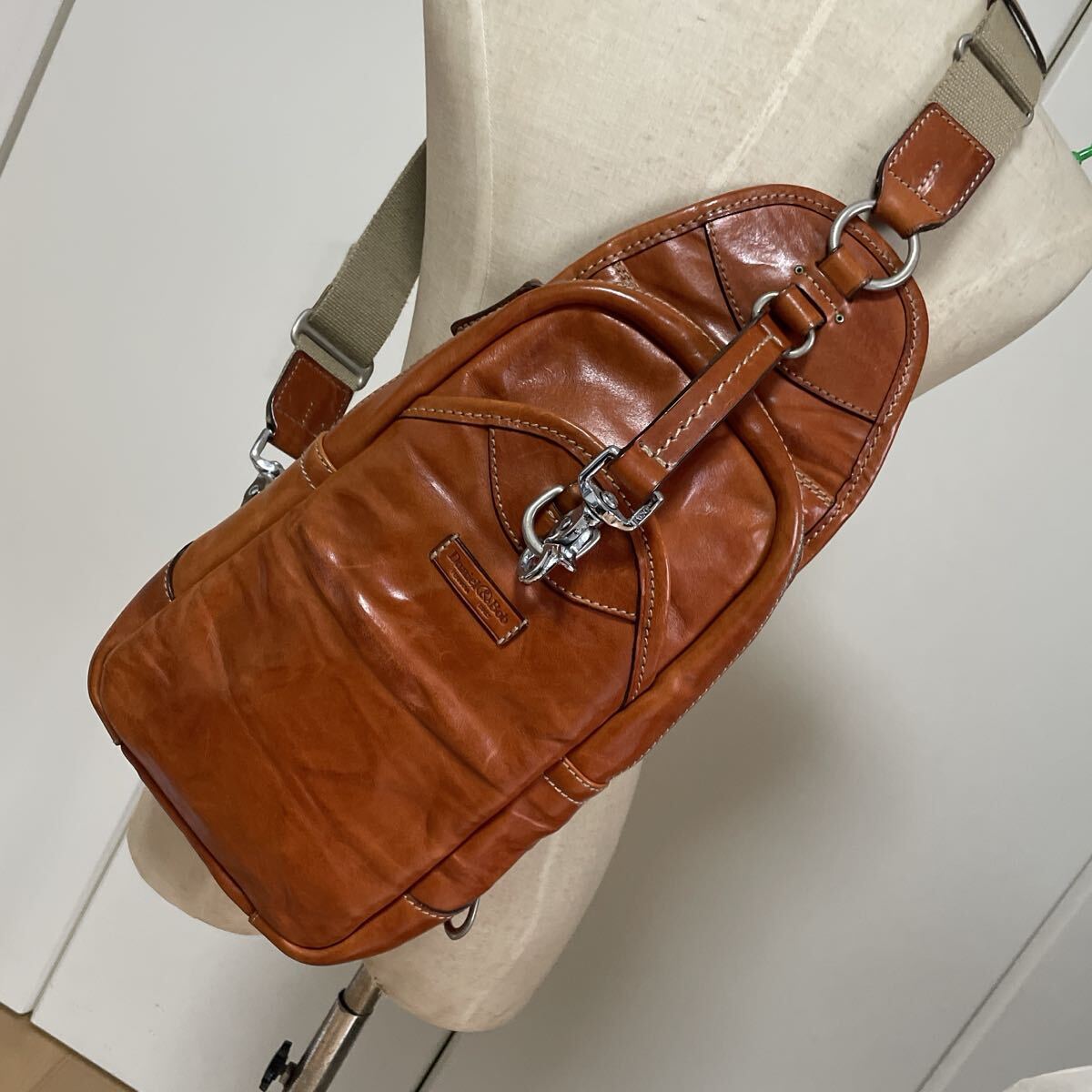 ダニエル&ボブDaniel&Bobボディバッグピッポロディレザー中古 キャメル拍卖