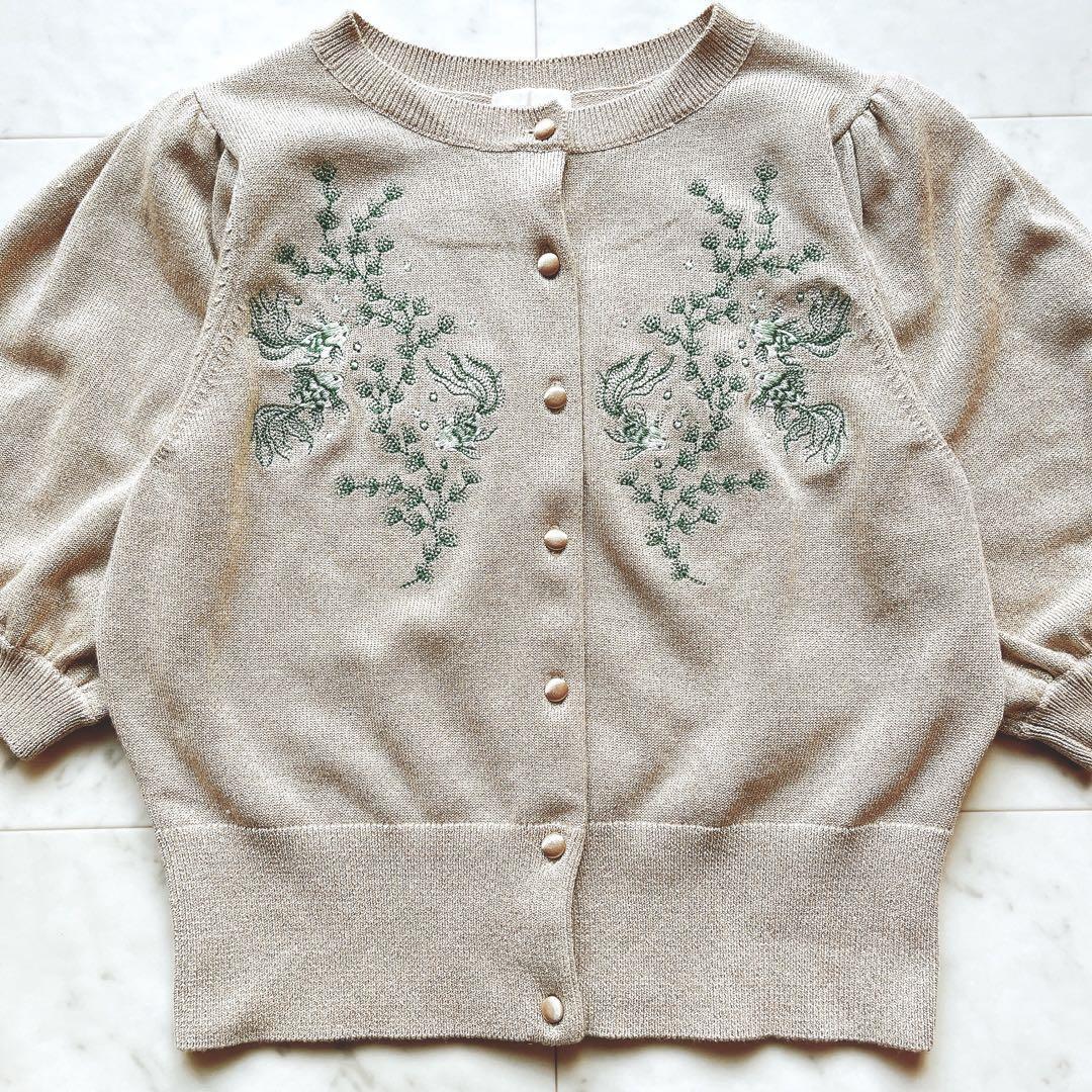 美品 定価1.6万円 LILY BROWN リリーブラウン KEITA MARUYAMA ケイタマルヤマ コラボ カーディガン 金魚 刺繍 刺しゅう ゴールド拍卖