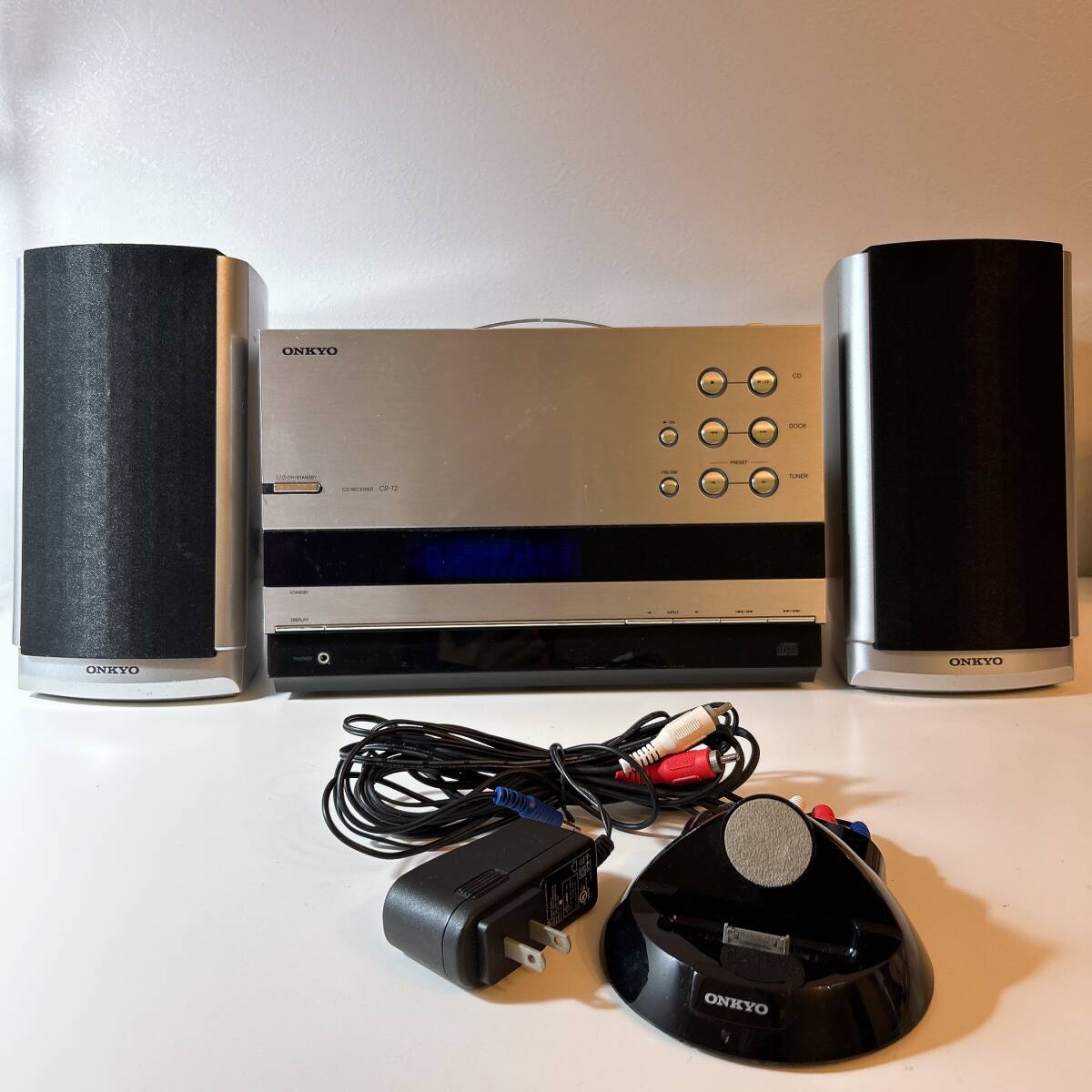 【ONKYO】オンキョー / CDレシーバーシステム CR-T2 (通電・簡易動作OK)・スピーカー D-T2・ドック DS-A1XP / 現状品拍卖