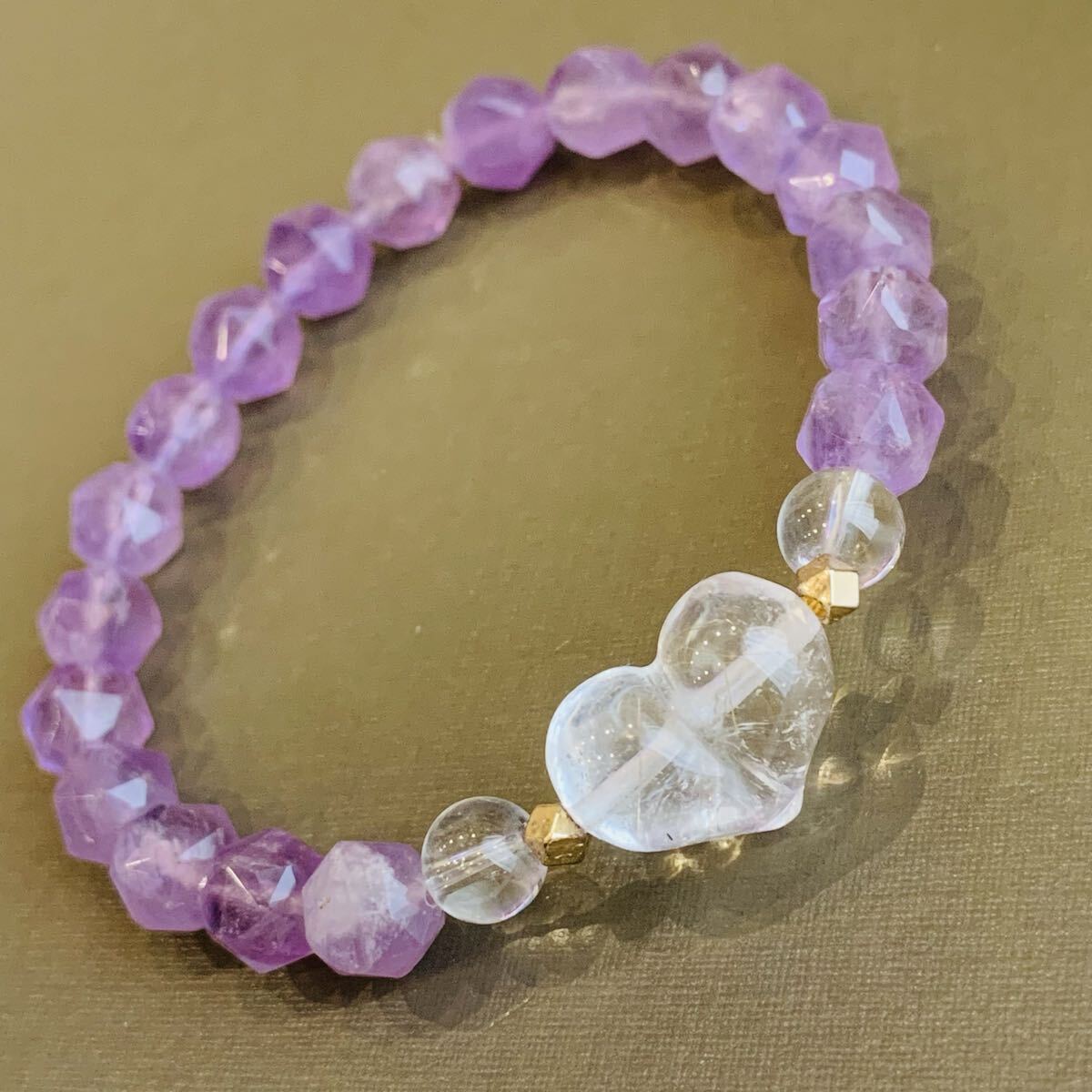 アメジスト ラベンダークォーツ ブレスレット パワーストーン 天然石 紫水晶 ブラジル産 桃尻クリスタル 虹入り 水晶【K290】7.8ミリ珠拍卖