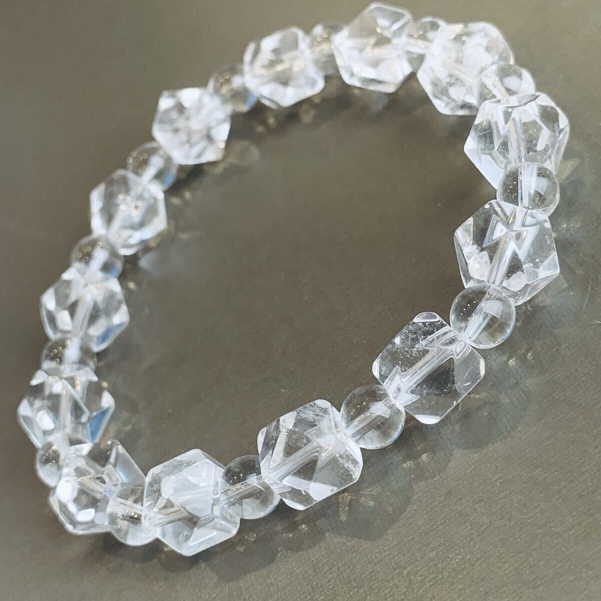 クリスタル 14面カットブレスレット 白水晶 クリアクォーツ 天然石 パワーストーン 全玉 透明感抜群 8.5㍉珠 内周16cm拍卖