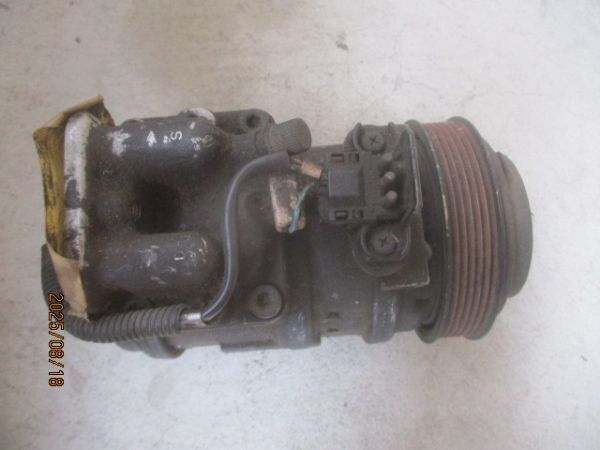 ■ベンツ W124 300E エアコン コンプレッサー 中古 1161300515 1161300306 1161310201 部品取あり 300CE 260E W126 300SE■拍卖