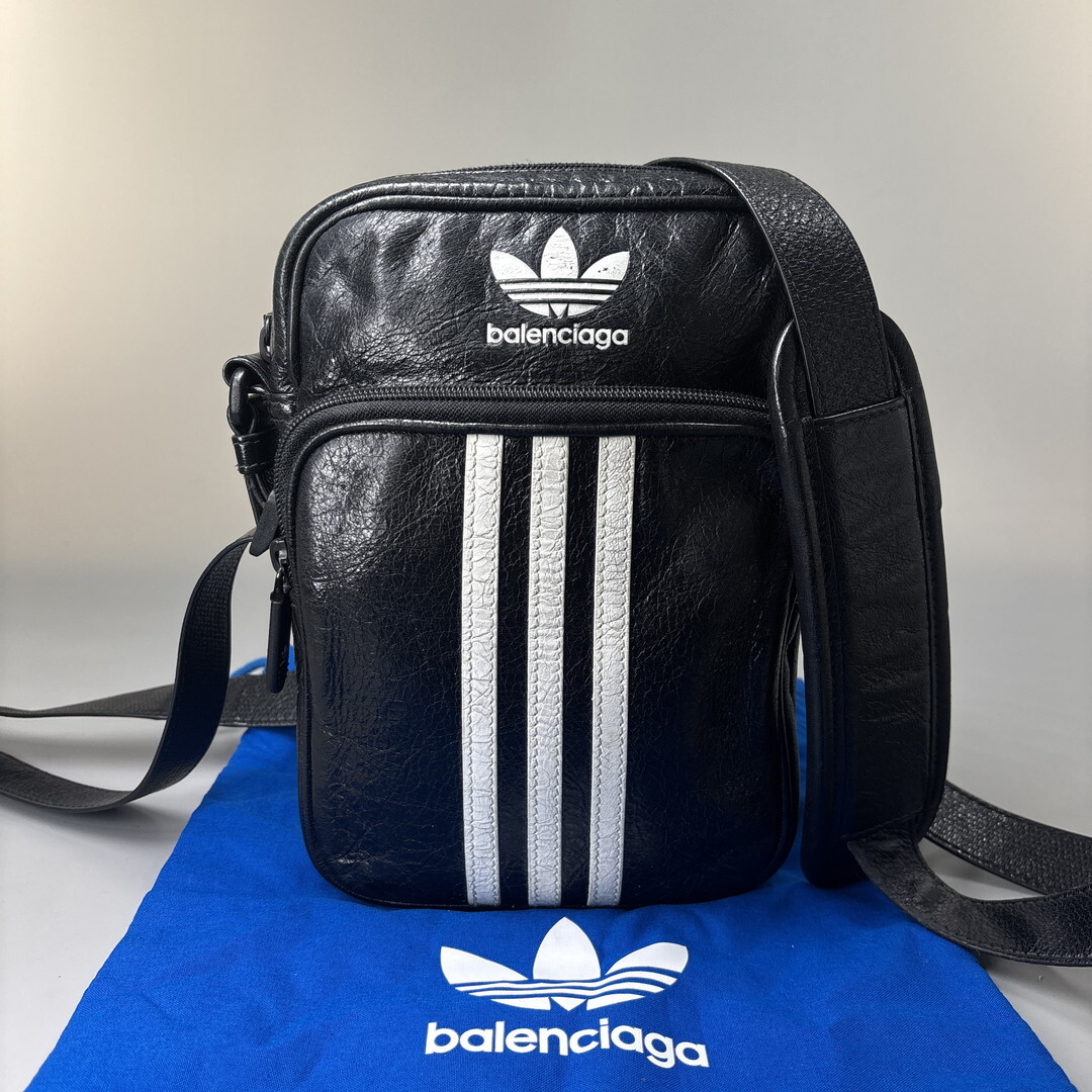 1円 超極美品 BALENCIAGA×adidas バレンシアガ アディダス スリーライン ショルダーバッグ メンズ バッグ ブラック 黒 721850拍卖
